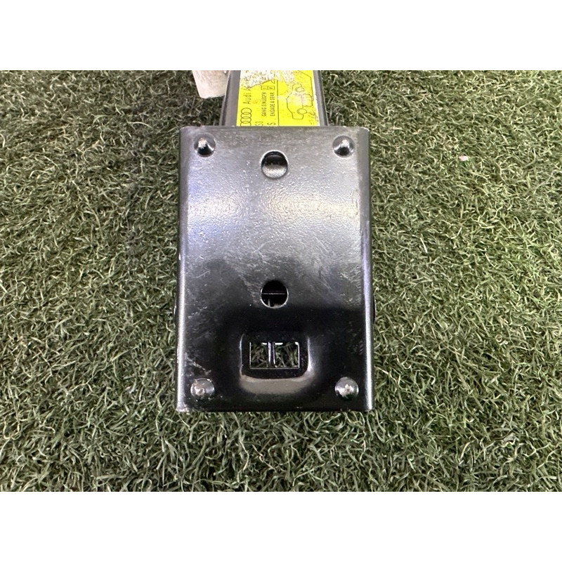 Домкрат (аксессуары) AUDI A8 D4 2011 4.2 CDRA 4H0011031C