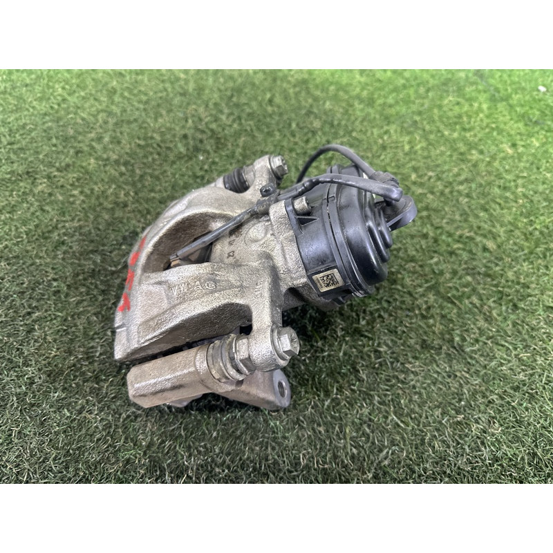 Суппорт тормозной (тормозная система) AUDI A4 B9 2018 2.0 DBPA 8W0615404