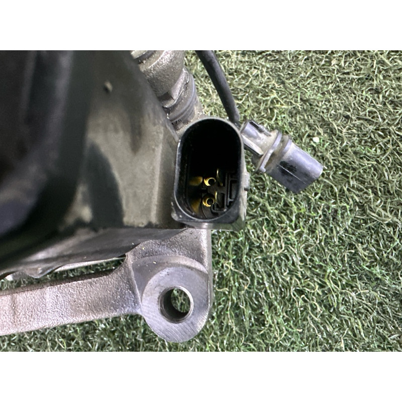 Суппорт тормозной (тормозная система) AUDI A4 B9 2018 2.0 DBPA 8W0615404