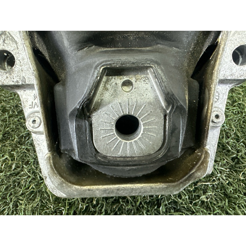 Подушка двигателя (двигатель и элементы) AUDI Q5 8R 2010 3.2 CALB 8R0199381AB