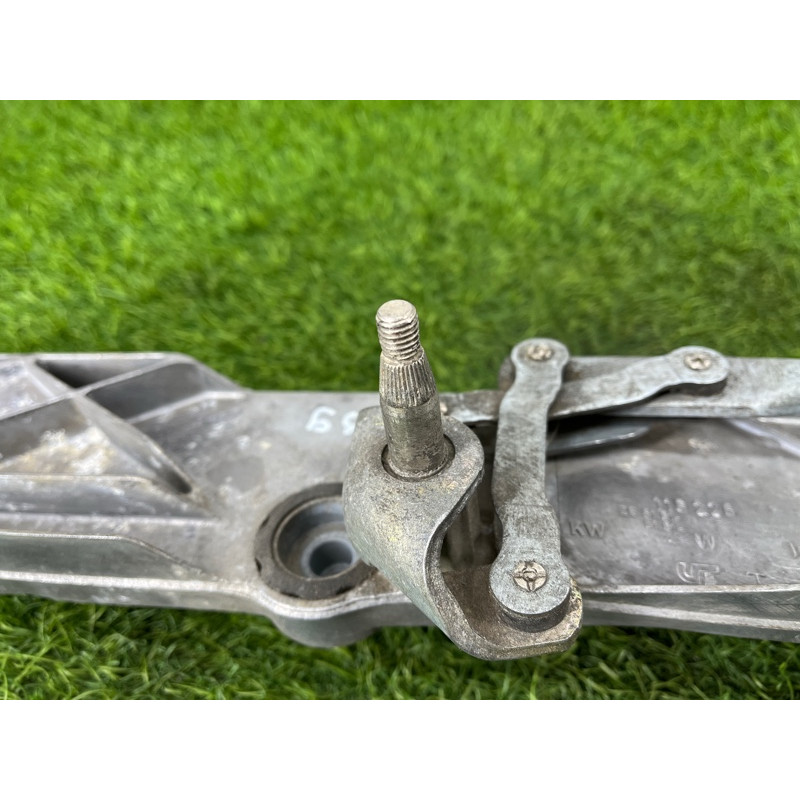 Трапеция дворников (кузов и элементы) BMW 5-series E39 8360601