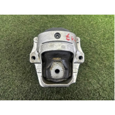 Подушка двигуна