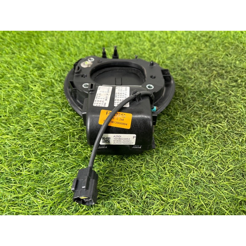 Лючок разъёма зарядки (кузов и элементы) Hyundai Ioniq AE 2018 1.6 Hybrid 81596G7000