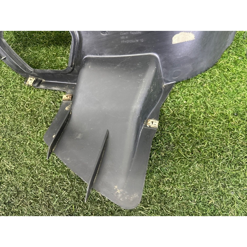 Подкрылок (кузов и элементы) Volkswagen Touareg NF 2012 3.0 Hybrid CGFA 7P6805912D9B9