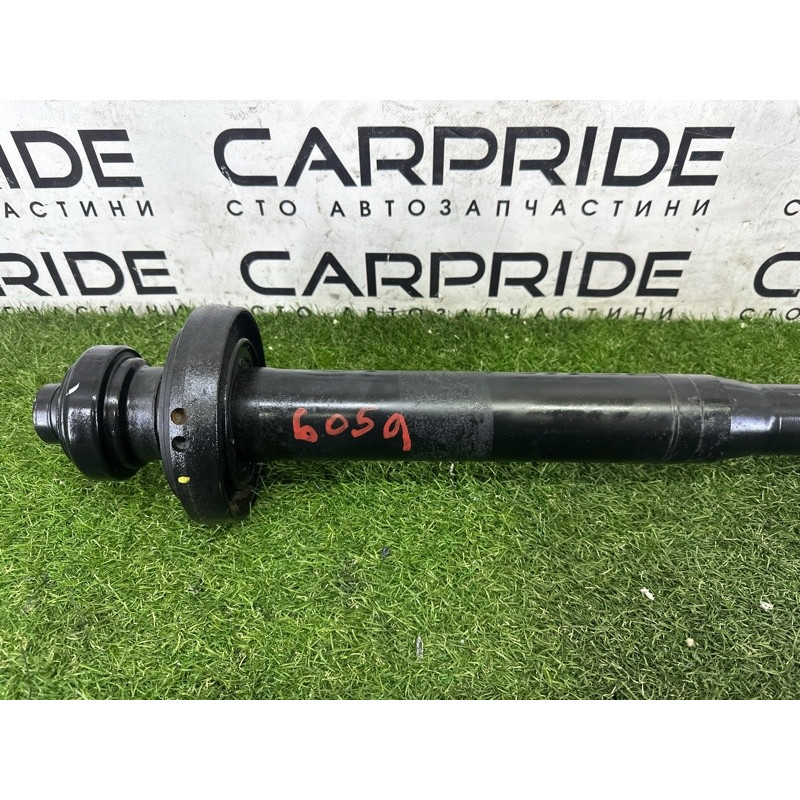 Карданный вал (трансмиссия) Volkswagen Touareg NF 2012 3.0 TDI 7P0521102P