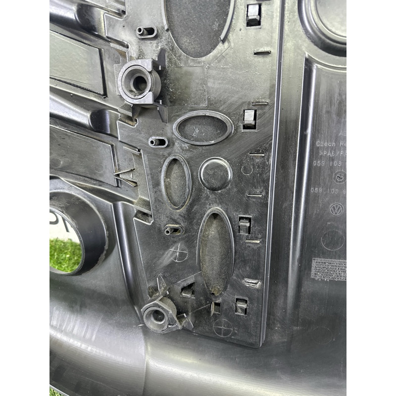 Декоративная крышка двигателя (двигатель и элементы) Volkswagen Touareg NF 2012 3.0 TDI 059103925BC