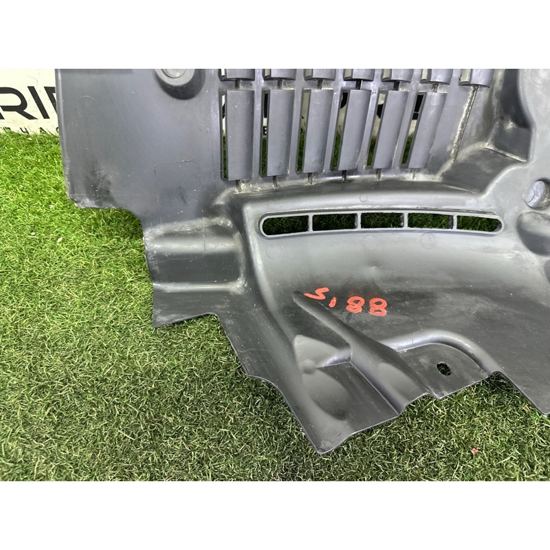 Подкрылок (кузов и элементы) LAND ROVER RANGE ROVER Sport L494 2016 3.0 Diesel LR033071