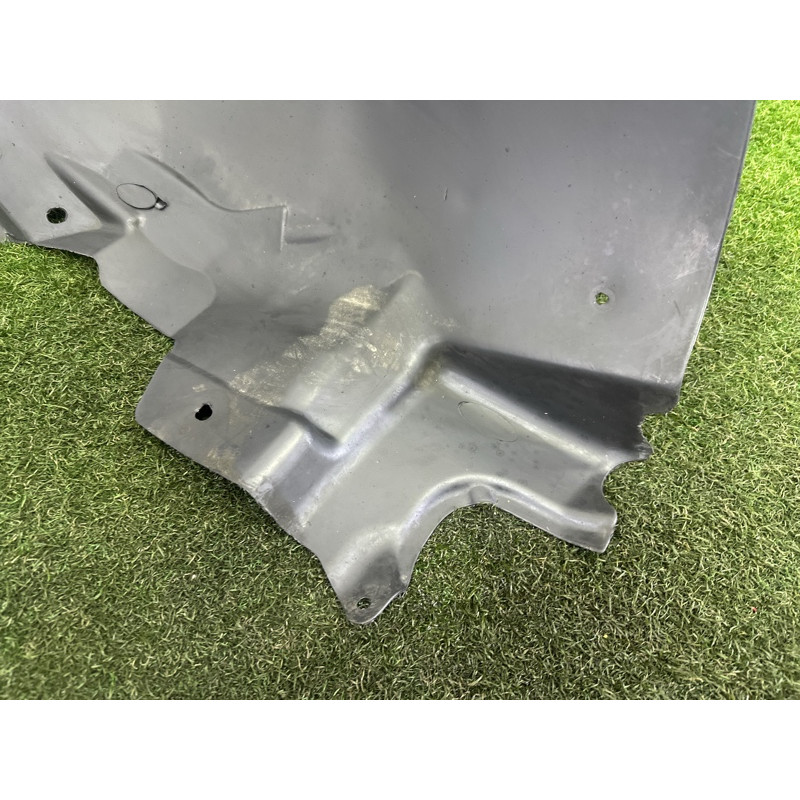 Подкрылок (кузов и элементы) AUDI Q5 8R 2010 3.2 CALB 8R0821172F