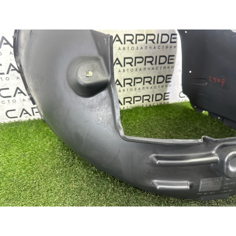 Подкрылок (кузов и элементы) AUDI Q5 8R 2010 3.2 CALB 8R0821172F
