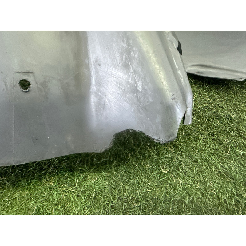 Подкрылок (кузов и элементы) AUDI Q5 8R 2010 3.2 CALB 8R0821172F