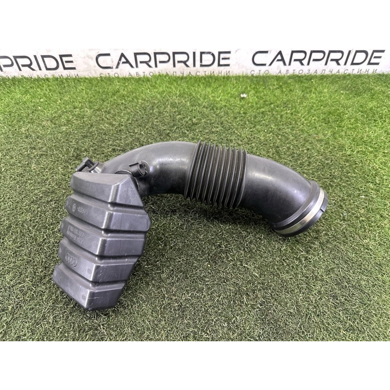 Патрубок повітряного фільтра (подача палива) AUDI Q5 8R 2010 3.2 CALB 06E129629S