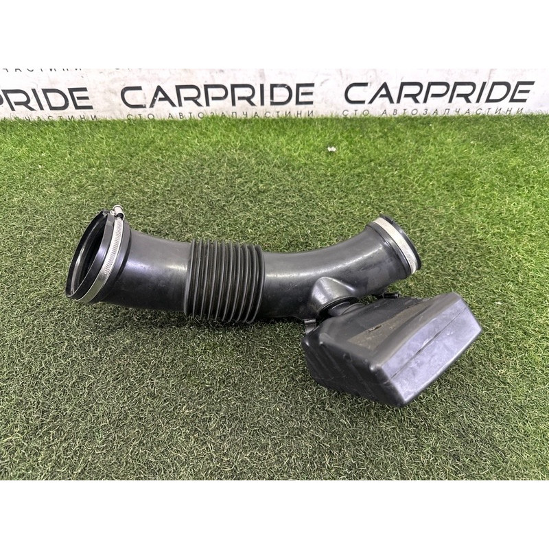 Патрубок повітряного фільтра (подача палива) AUDI Q5 8R 2010 3.2 CALB 06E129629S