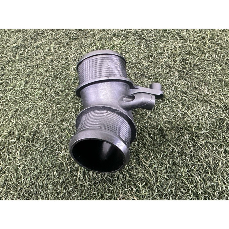 Фланец патрубка интеркулера (впускная система) LAND ROVER RANGE ROVER Sport L494 2016 3.0 Diesel LR068879