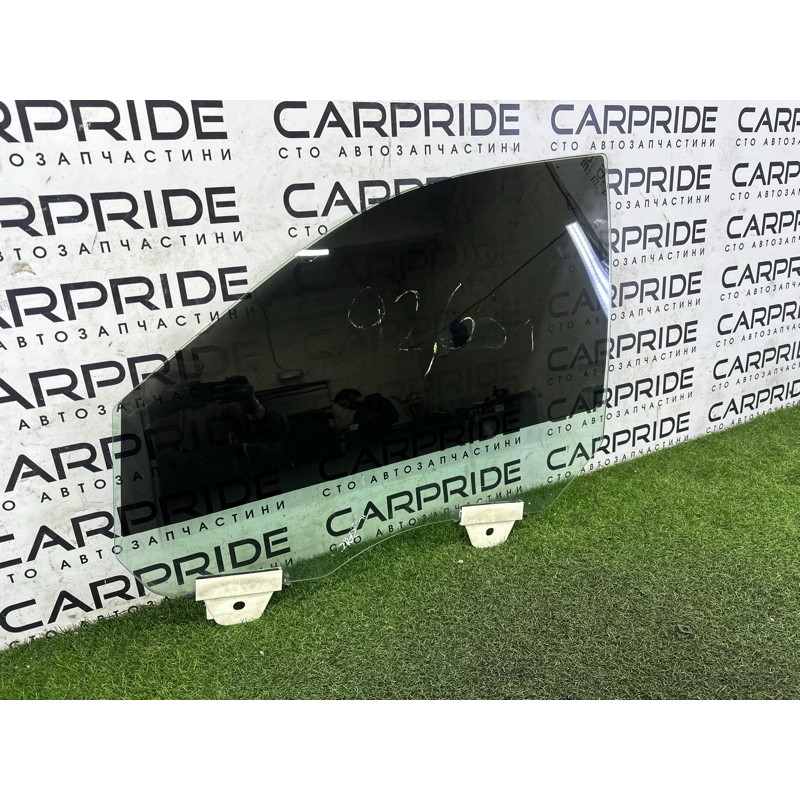 Стекло (кузов и элементы) Jeep Grand Cherokee WK2 2018 3.6 68068671AD