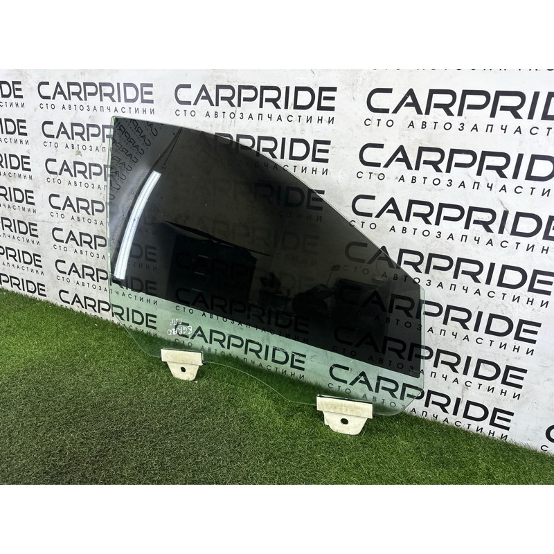 Стекло (кузов и элементы) Jeep Grand Cherokee WK2 2018 3.6 68068670AD