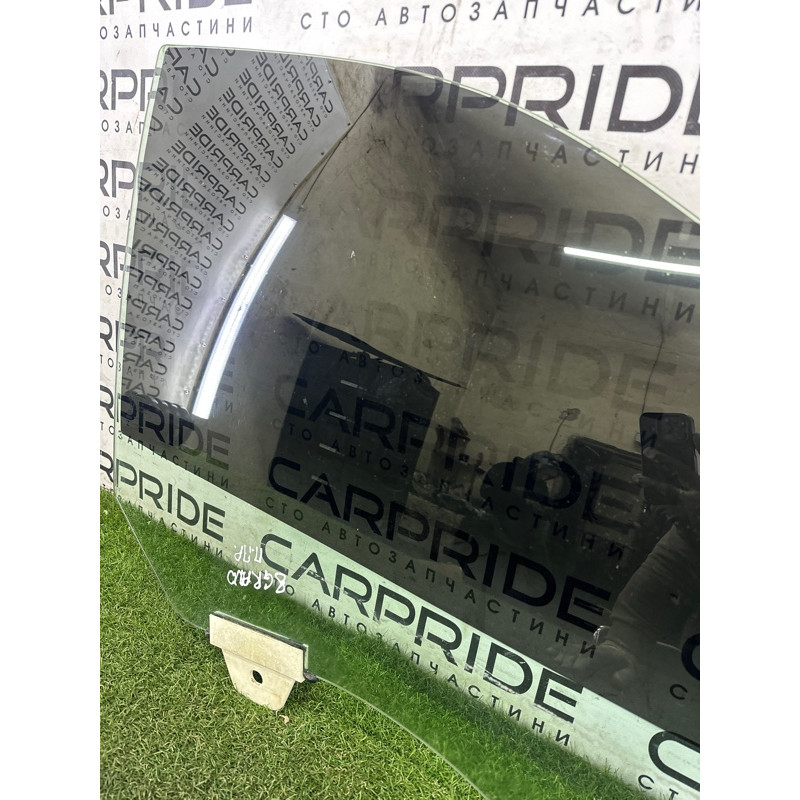 Стекло (кузов и элементы) Jeep Grand Cherokee WK2 2018 3.6 68068670AD