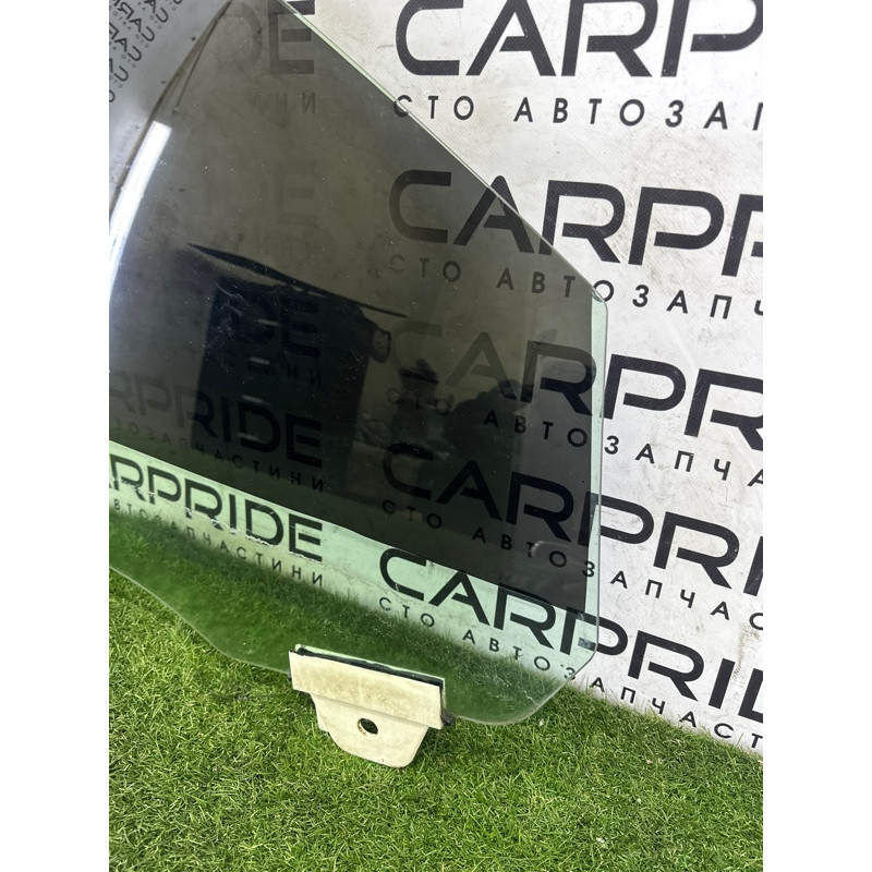 Стекло (кузов и элементы) Jeep Grand Cherokee WK2 2018 3.6 68068670AD