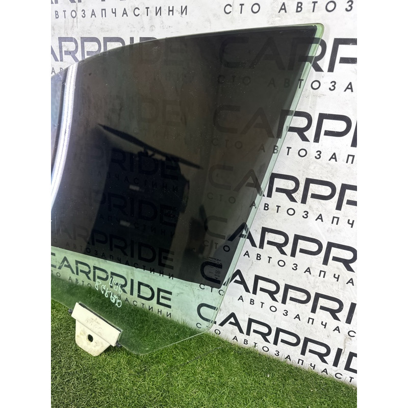 Стекло (кузов и элементы) Jeep Grand Cherokee WK2 2018 3.6 68068670AD