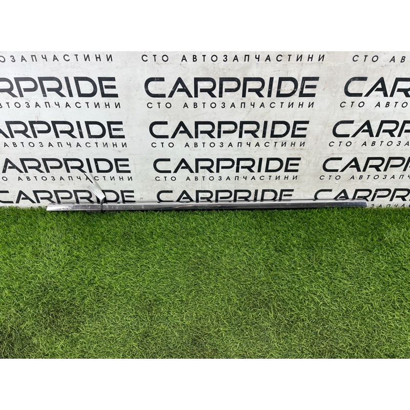 Зовнішній молдинг дверки (кузов і елементи) Jeep Cherokee KL 2014 2.4 68142975AB