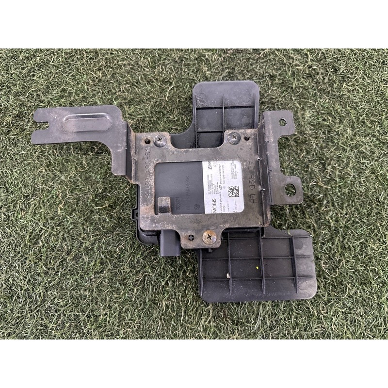 Датчик слепых зон (электрика / датчики) Hyundai Ioniq AE 2017 1.6 95811G2000