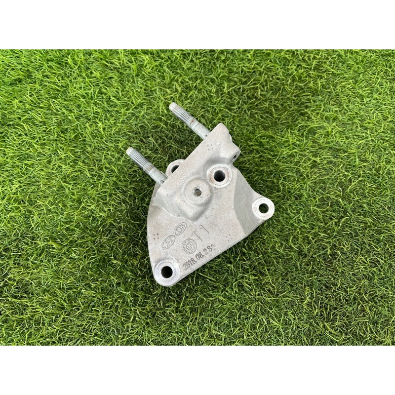 Кронштейн (двигатель и элементы) Hyundai Ioniq AE 2018 1.6 Hybrid 2167003HA0