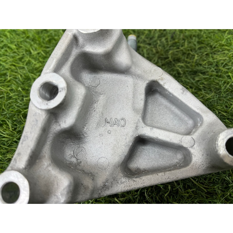 Кронштейн (двигатель и элементы) Hyundai Ioniq AE 2018 1.6 Hybrid 2167003HA0