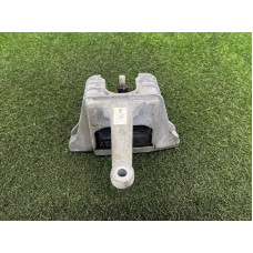 Подушка двигателя