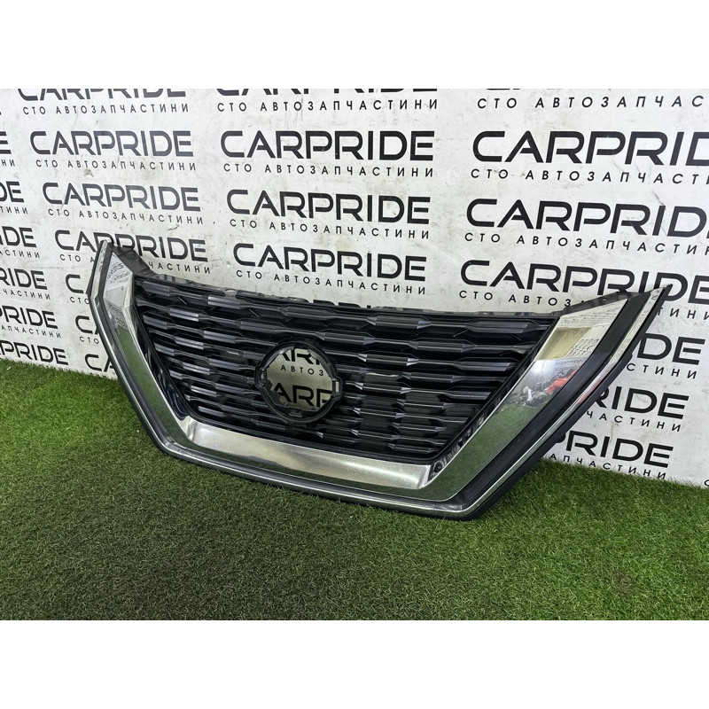 Решетка радиатора (наружные элементы кузова) Nissan Rogue T33 2021 2.5 PR25DD 623106RR0B