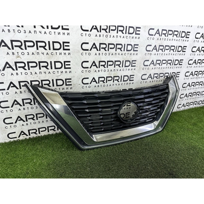 Решетка радиатора (наружные элементы кузова) Nissan Rogue T33 2021 2.5 PR25DD 623106RR0B