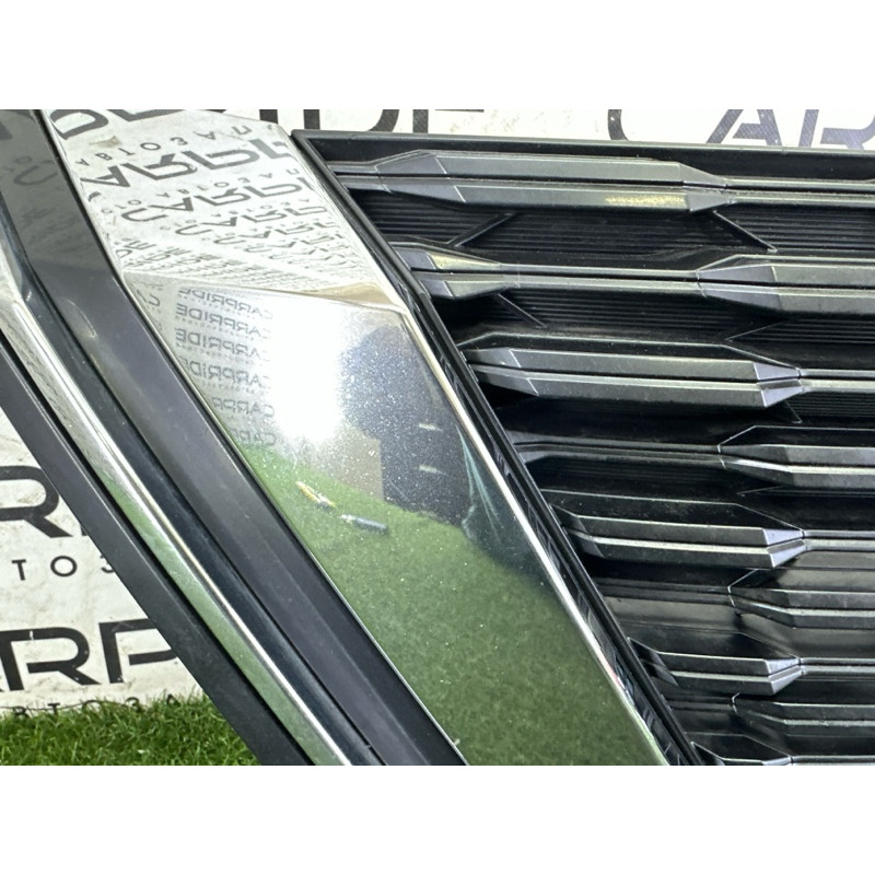 Решетка радиатора (наружные элементы кузова) Nissan Rogue T33 2021 2.5 PR25DD 623106RR0B