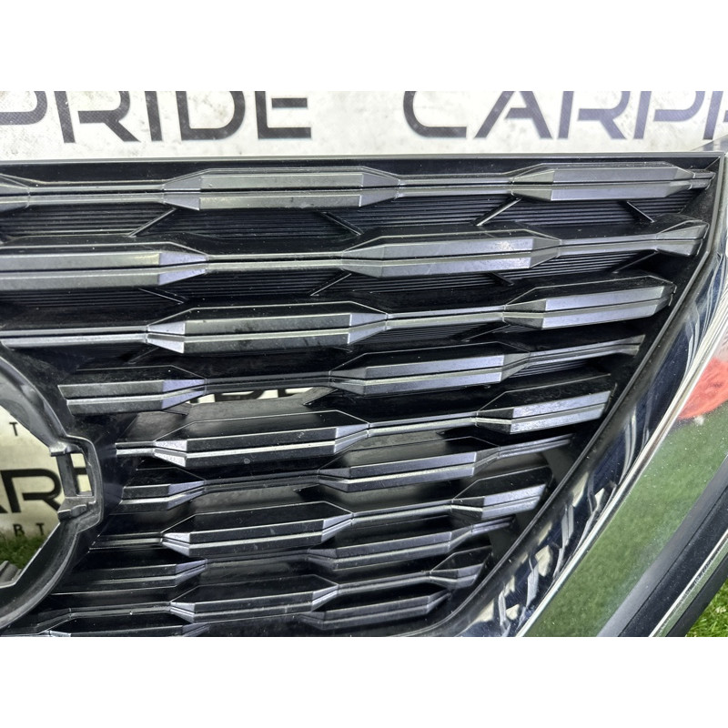 Решетка радиатора (наружные элементы кузова) Nissan Rogue T33 2021 2.5 PR25DD 623106RR0B