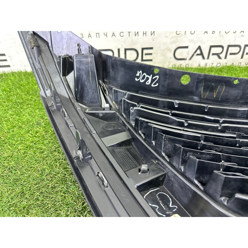 Решетка радиатора (наружные элементы кузова) Nissan Rogue T33 2021 2.5 PR25DD 623106RR0B