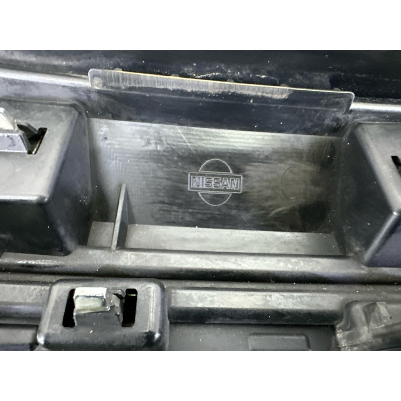 Решетка радиатора (наружные элементы кузова) Nissan Rogue T33 2021 2.5 PR25DD 623106RR0B