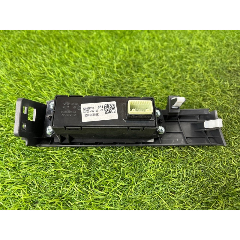 Блок кнопок (електрика / кнопки) Hyundai Ioniq AE 2018 1.6 Hybrid 93700G2140T9Y