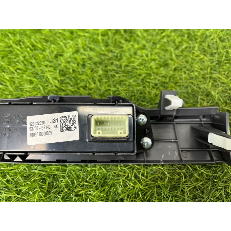 Блок кнопок (електрика / кнопки) Hyundai Ioniq AE 2018 1.6 Hybrid 93700G2140T9Y