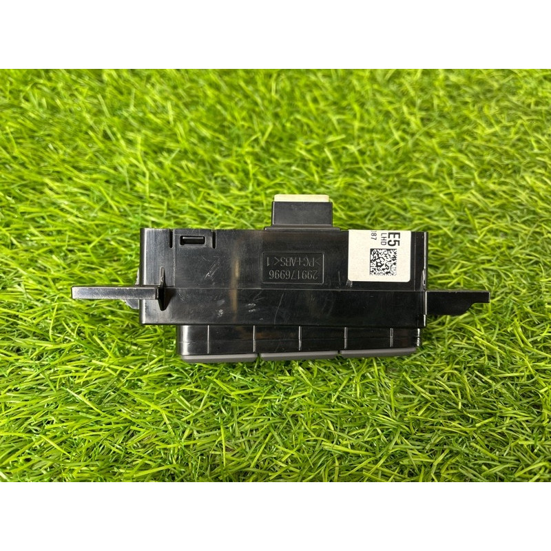 Блок кнопок (електрика / кнопки) Hyundai Ioniq AE 2018 1.6 Hybrid 93555G25004X