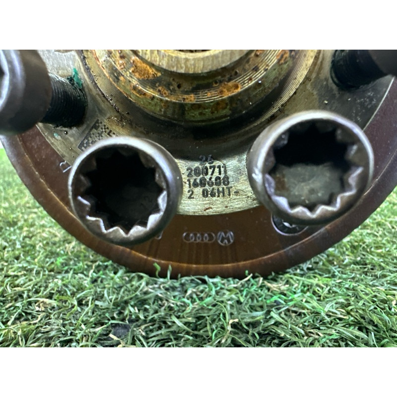 Коленвал (двигатель и элементы) AUDI A4 B8 2010 2.0 CAEB 06H105021M