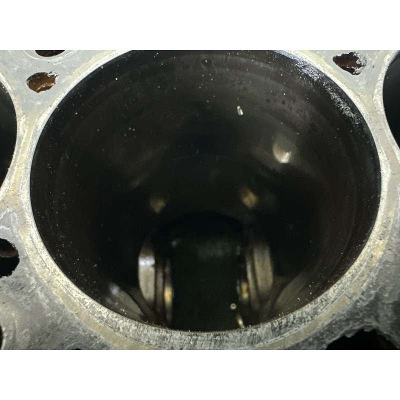 Блок цилиндров (двигатель и элементы) AUDI A4 B8 2010 2.0 CAEB 06H103011AP