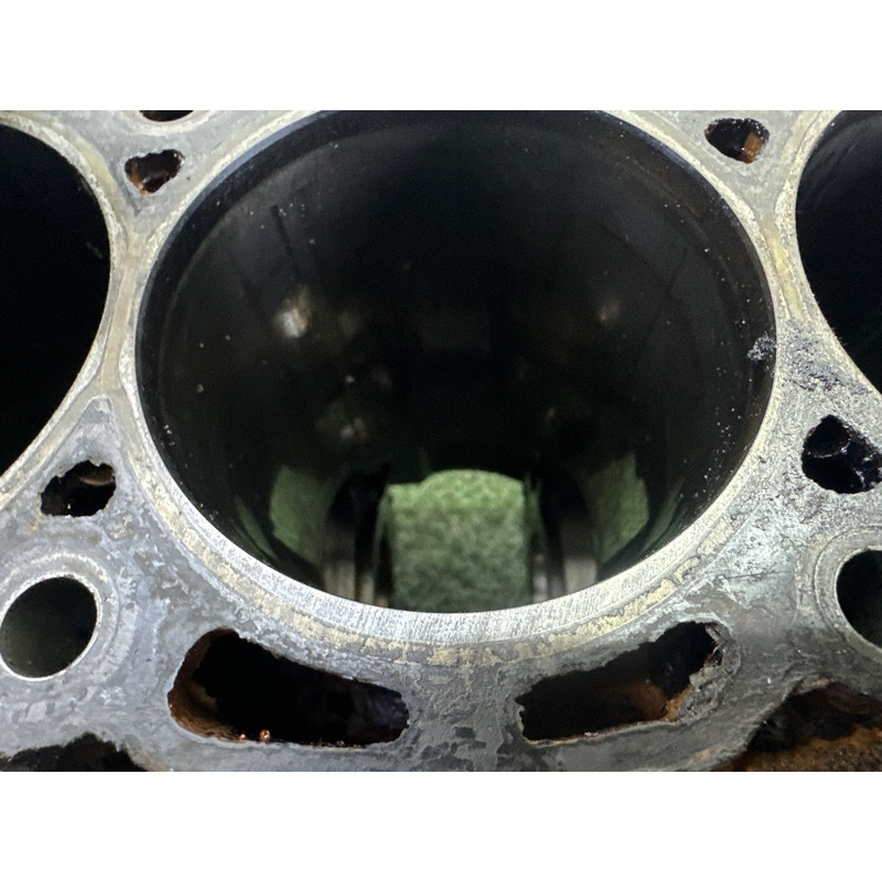 Блок цилиндров (двигатель и элементы) AUDI A4 B8 2010 2.0 CAEB 06H103011AP