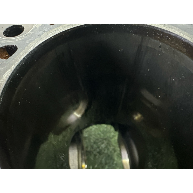 Блок цилиндров (двигатель и элементы) AUDI A4 B8 2010 2.0 CAEB 06H103011AP