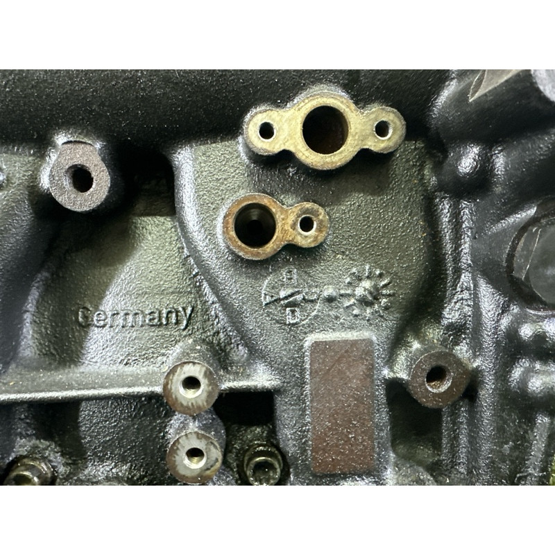 Блок цилиндров (двигатель и элементы) AUDI A4 B8 2010 2.0 CAEB 06H103011AP