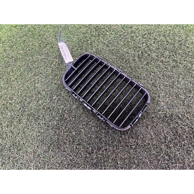 Решетка радиатора (наружные элементы кузова) BMW 3-series E36 51138122238