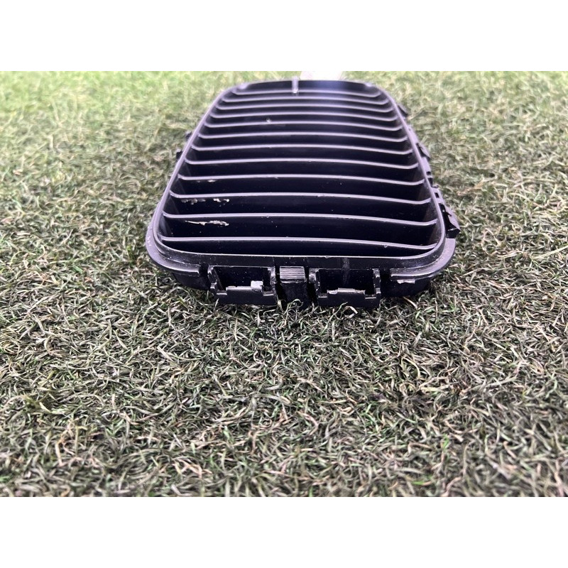 Решетка радиатора (наружные элементы кузова) BMW 3-series E36 51138122238