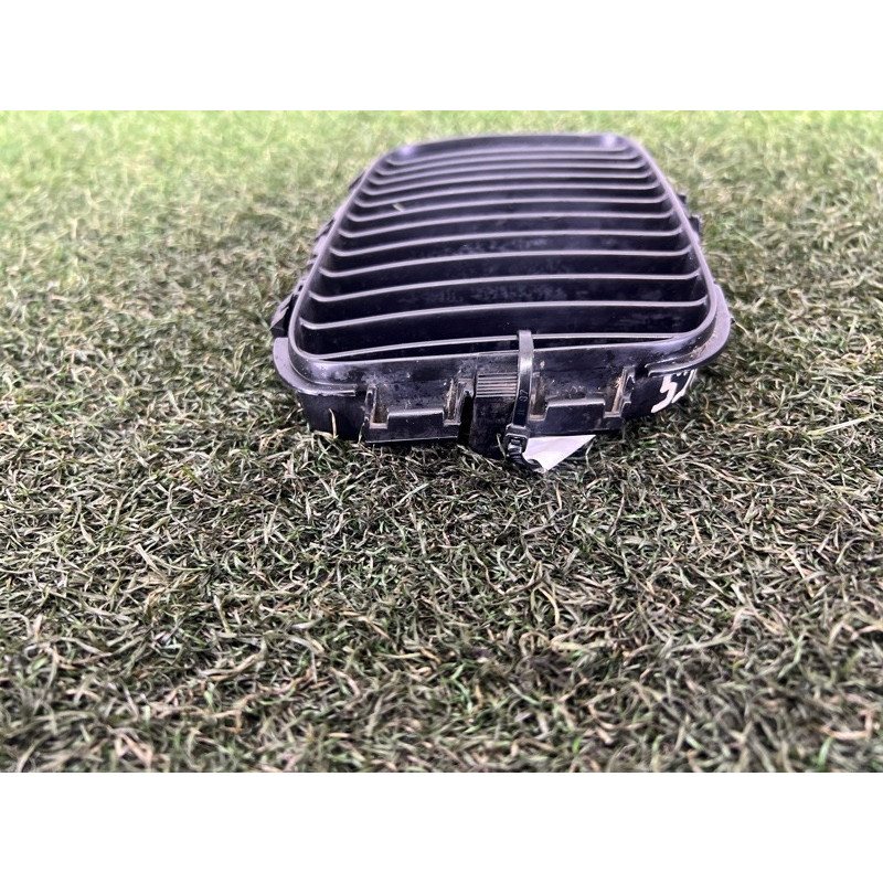 Решетка радиатора (наружные элементы кузова) BMW 3-series E36 51138122238