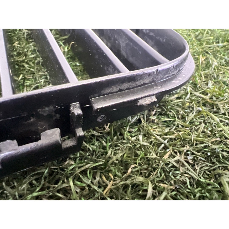 Решетка радиатора (наружные элементы кузова) BMW 3-series E36 51138122238