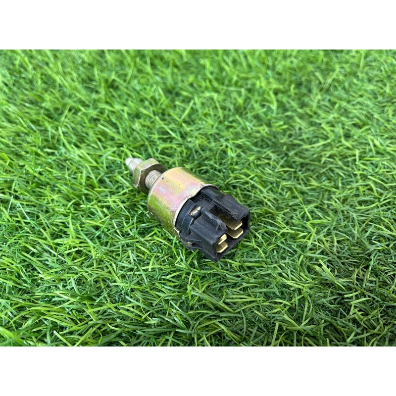 Кінцевик педалі гальма (електрика / датчики) KIA Sorento BL 2005 2.5 CRDI 938103E000