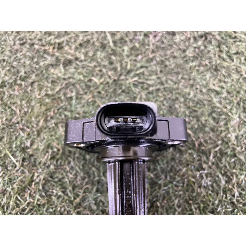 Датчик рівня мастила (електрика двигуна) AUDI A4 B8 2010 2.0 CAEB 03C907660H