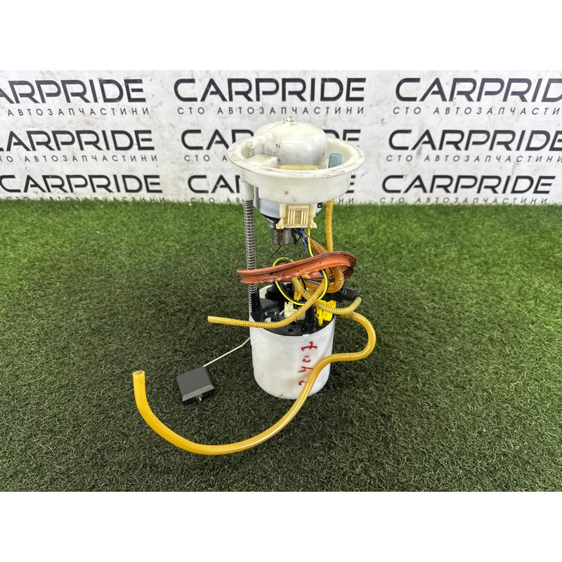 Топливный насос (топливная система) AUDI Q5 8R 2010 3.2 CALB 8R0919051N001