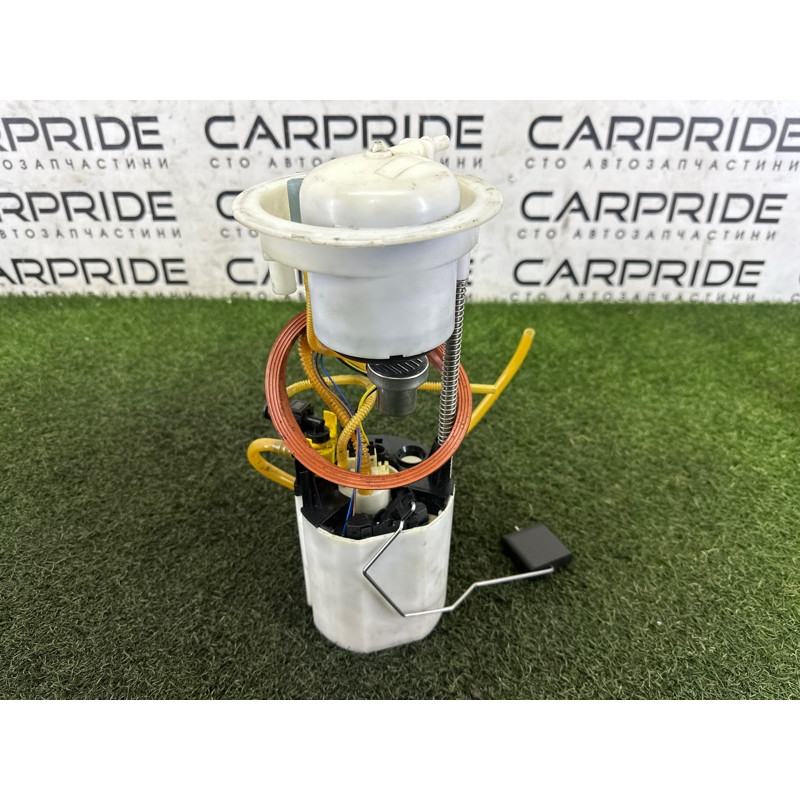 Топливный насос (топливная система) AUDI Q5 8R 2010 3.2 CALB 8R0919051N001