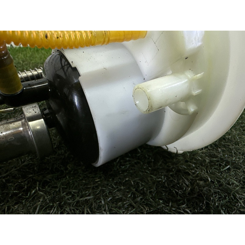 Топливный насос (топливная система) AUDI Q5 8R 2010 3.2 CALB 8R0919051N001